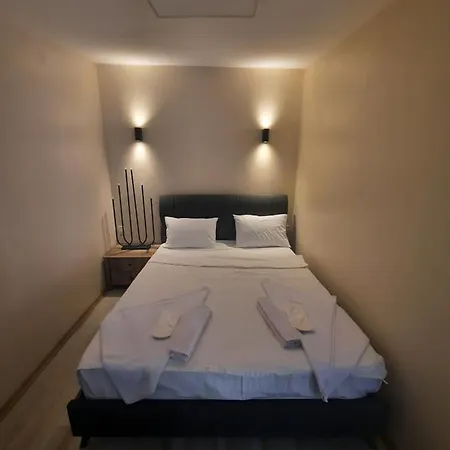 Moon Pera Suites Apartment
