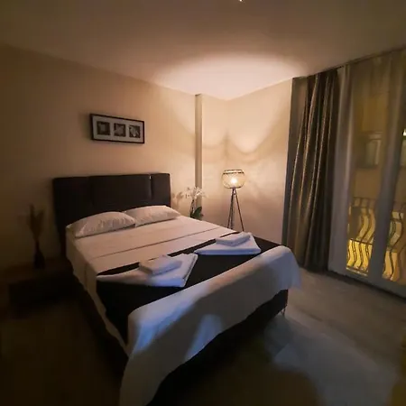 Moon Pera Suites Apartment *