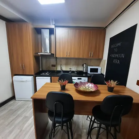 Moon Pera Suites Apartment